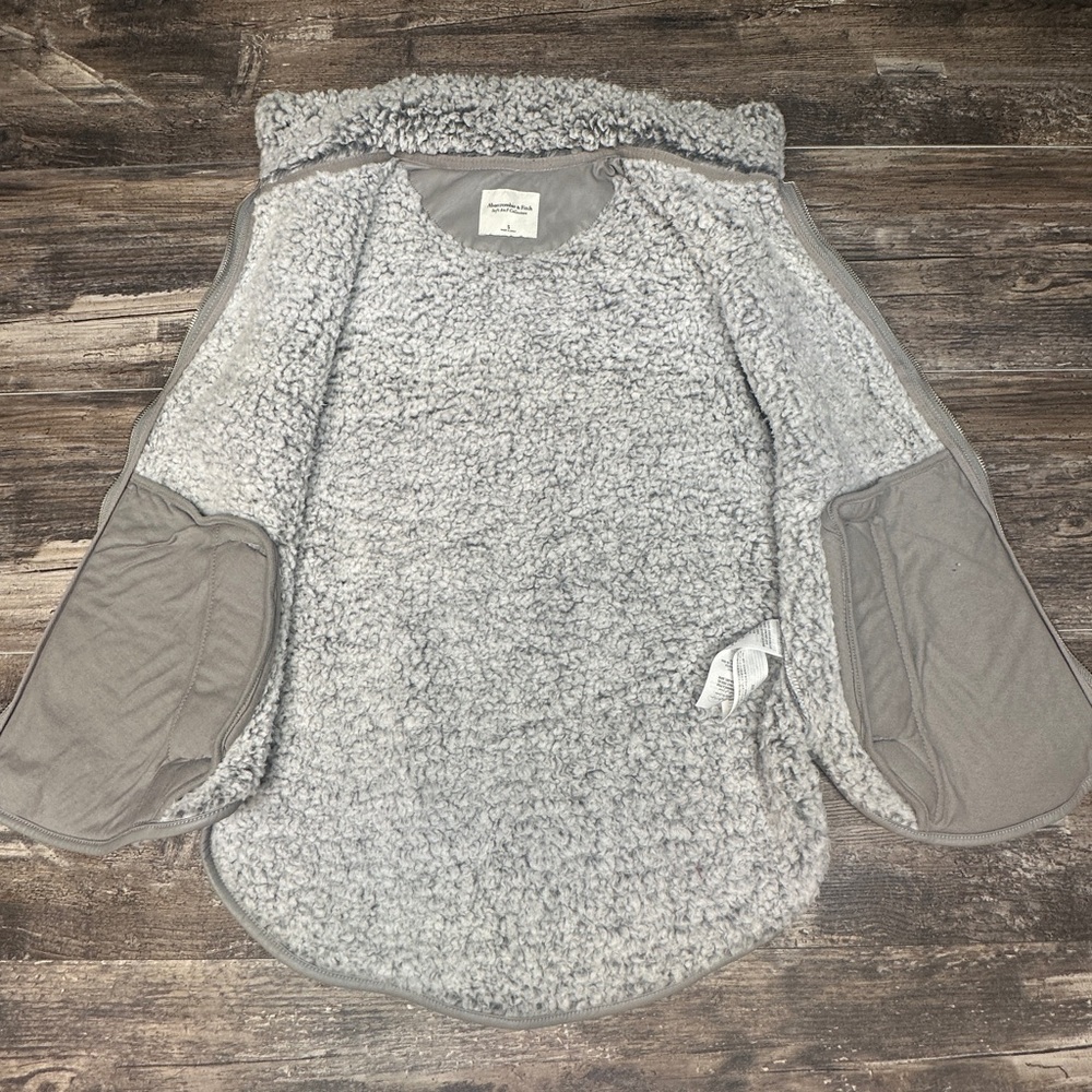 Abercrombie & Fitch Vest - Sherpa Fleece Faux Leather Trim - Small - GUC - Picture 8 of 9